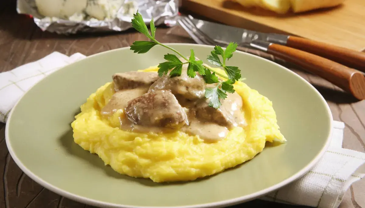 Carne Com Creme de Batata: Surpreenda-se com Esta Delícia!