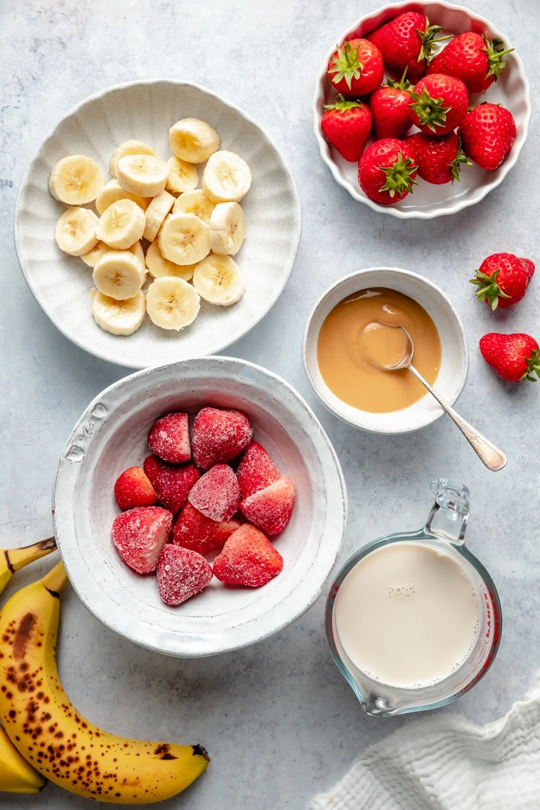Smoothie de Banana e Morango com Manteiga de Amendoim