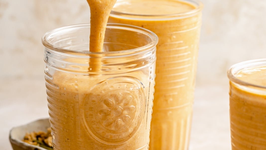 Smoothie de Abóbora Cabotiá com Especiarias Chai Delicioso