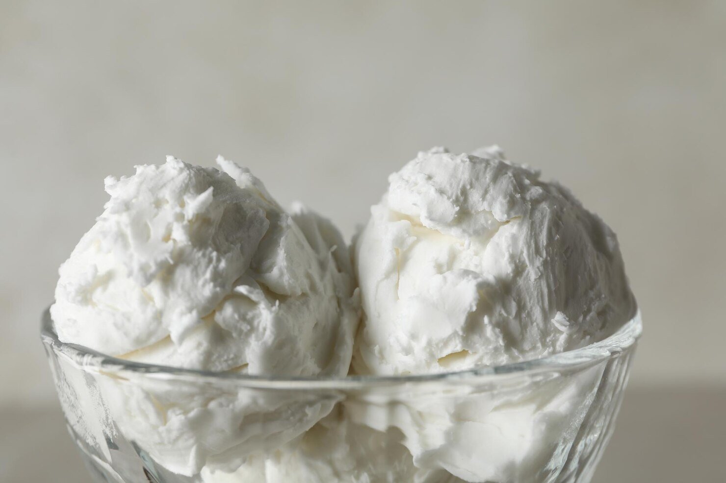 Sorvete de Coco Caseiro: Uma Receita Fácil para Deixar Seus Dias Mais Refrescantes